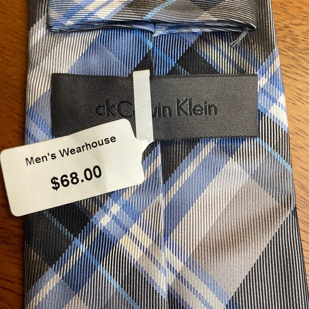 Calvin Klein tie - Picture 1 of 2